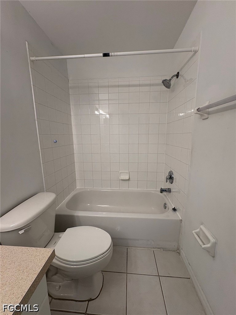 2 Bed Triplex for Sale in Cape Coral, photo 9