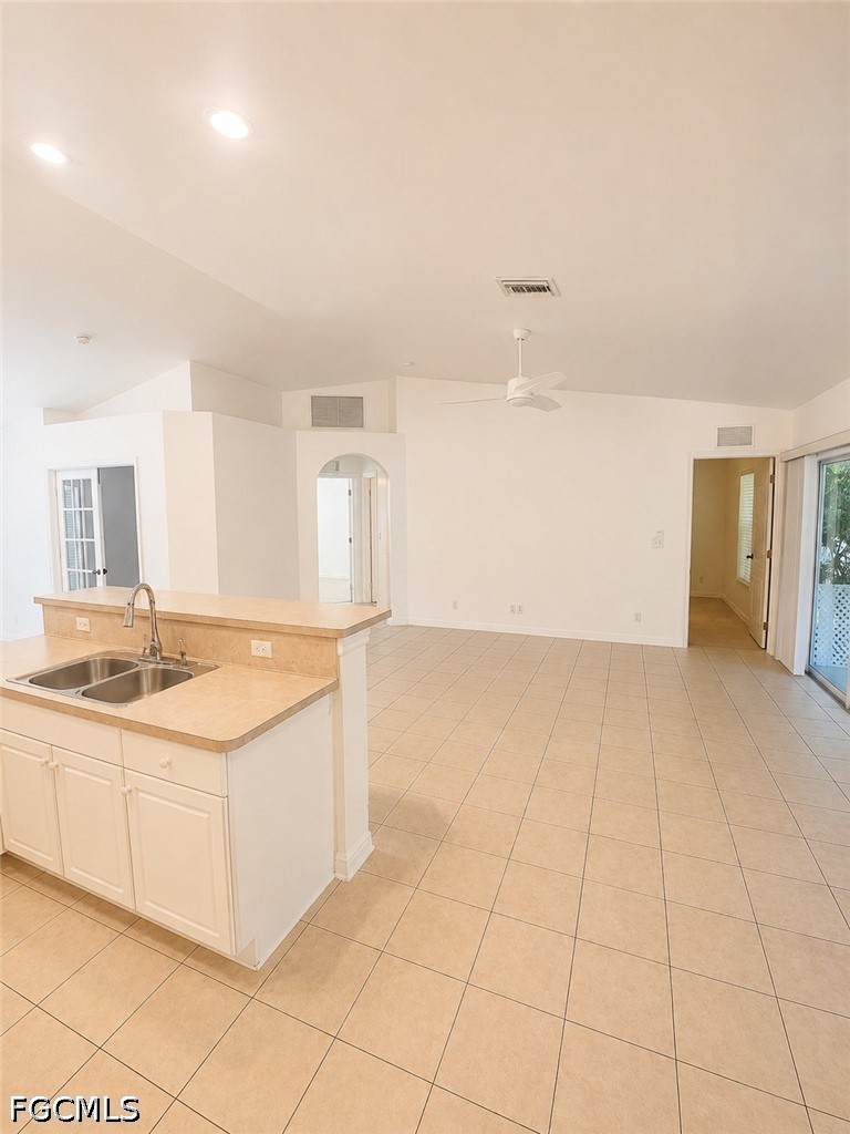 3 Bed SingleFamilyResidence for Sale in Cape Coral, photo 9