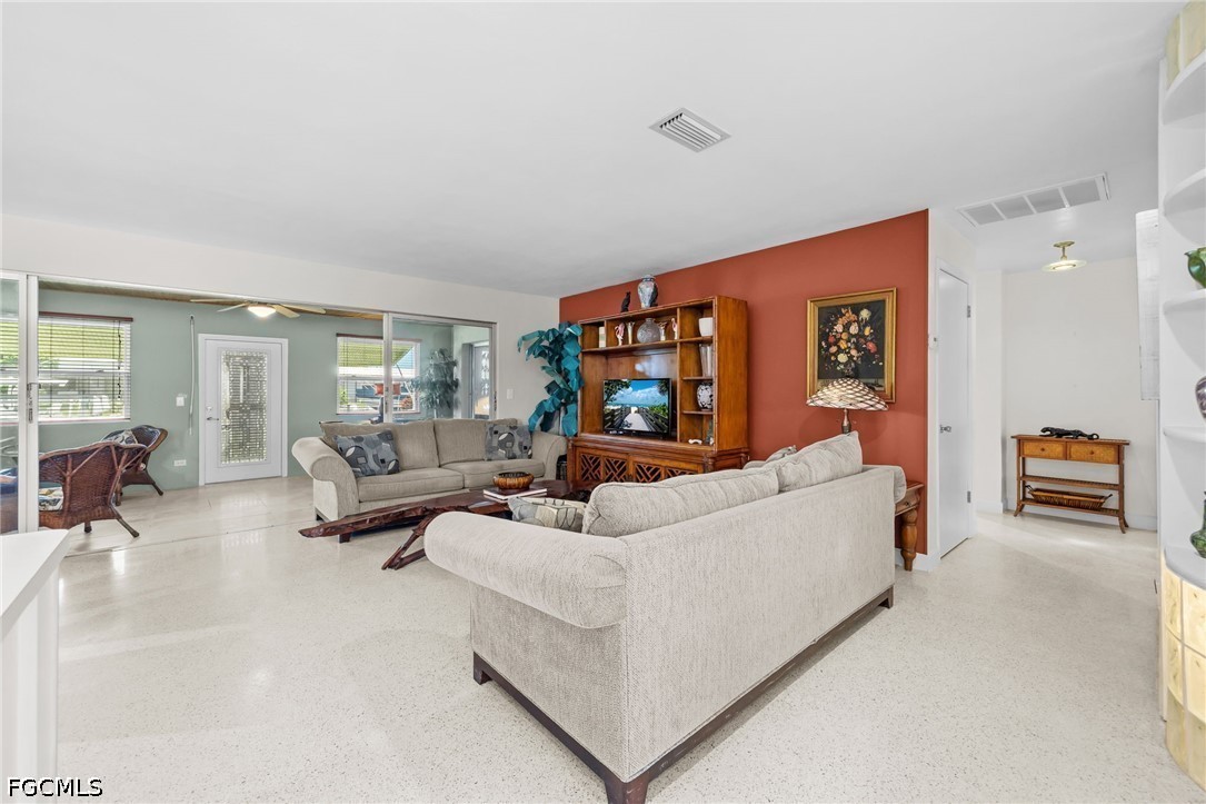3 Bed Waterfront Home for Sale in Cape Coral, photo 9