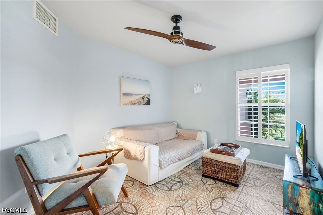 3 Bed SingleFamilyResidence for Sale in Cape Coral, photo 9