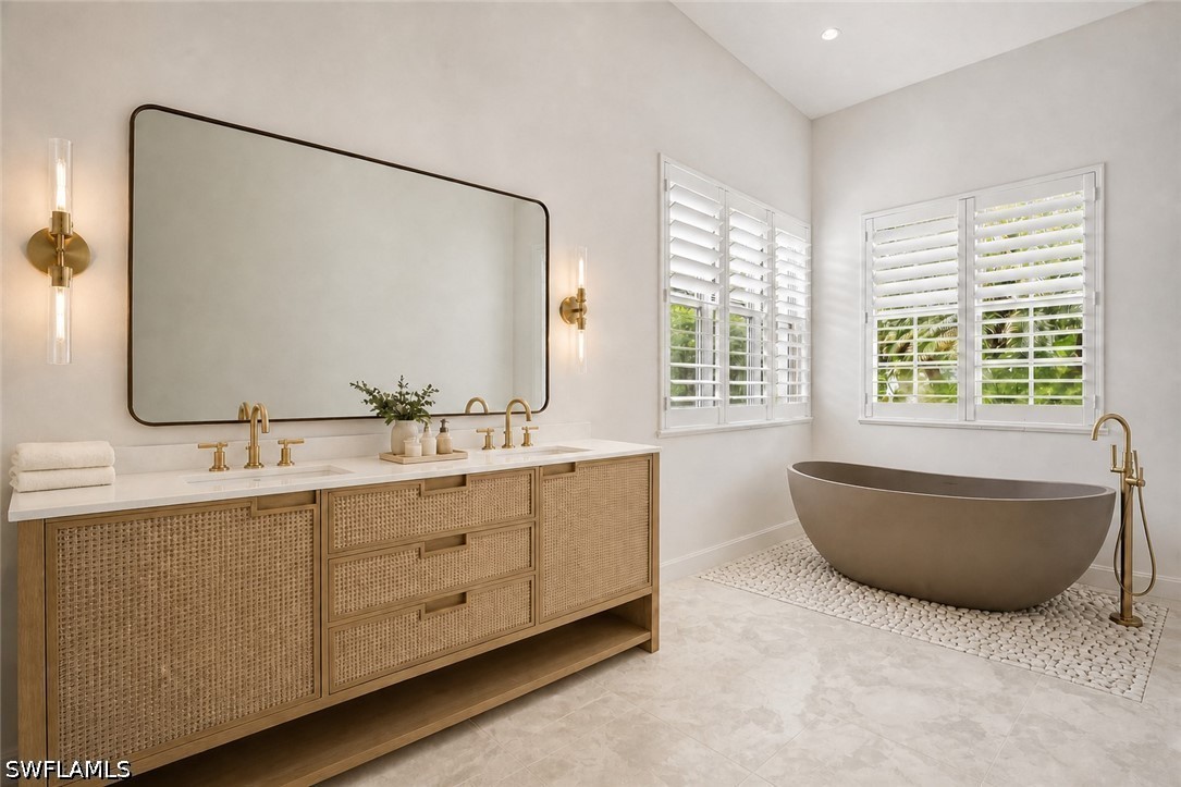 4 Bed Pool Home for Sale in Terracina, photo 9