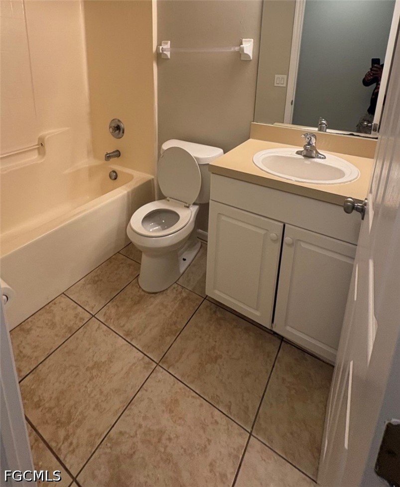 3 Bed SingleFamilyResidence for Sale in Fort Myers, photo 9