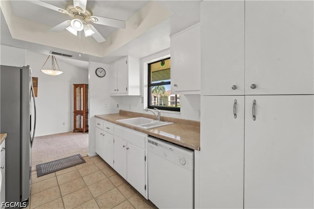 2 Bed Waterfront Home for Sale in Fort Myers, photo 9