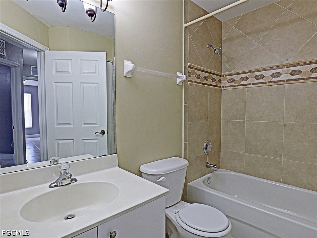 3 Bed Townhouse for Sale in Fort Myers, photo 9