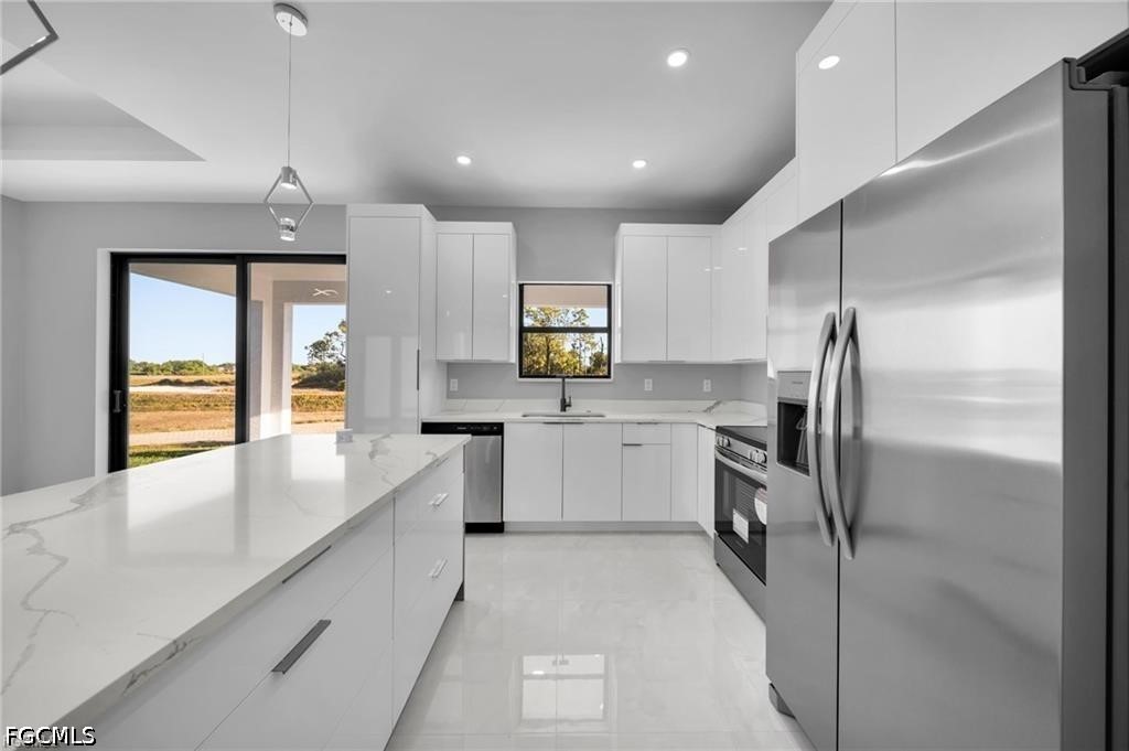 3 Bed SingleFamilyResidence for Sale in Lehigh Acres, photo 9