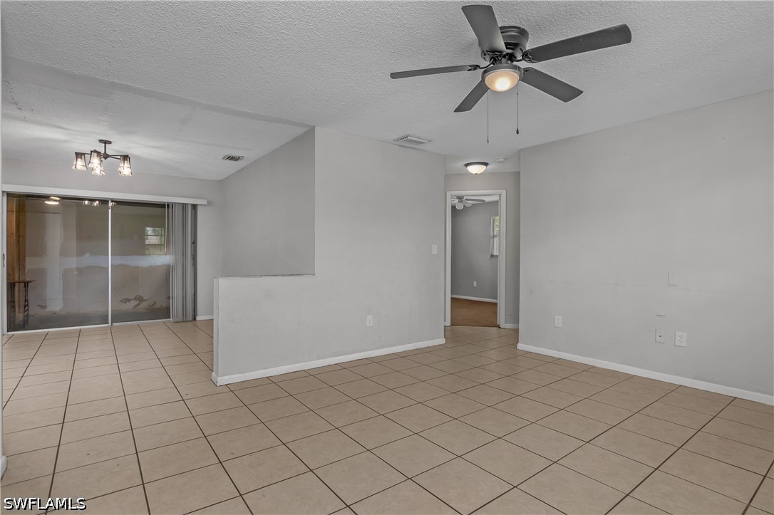 3 Bed SingleFamilyResidence for Sale in Fort Myers, photo 9