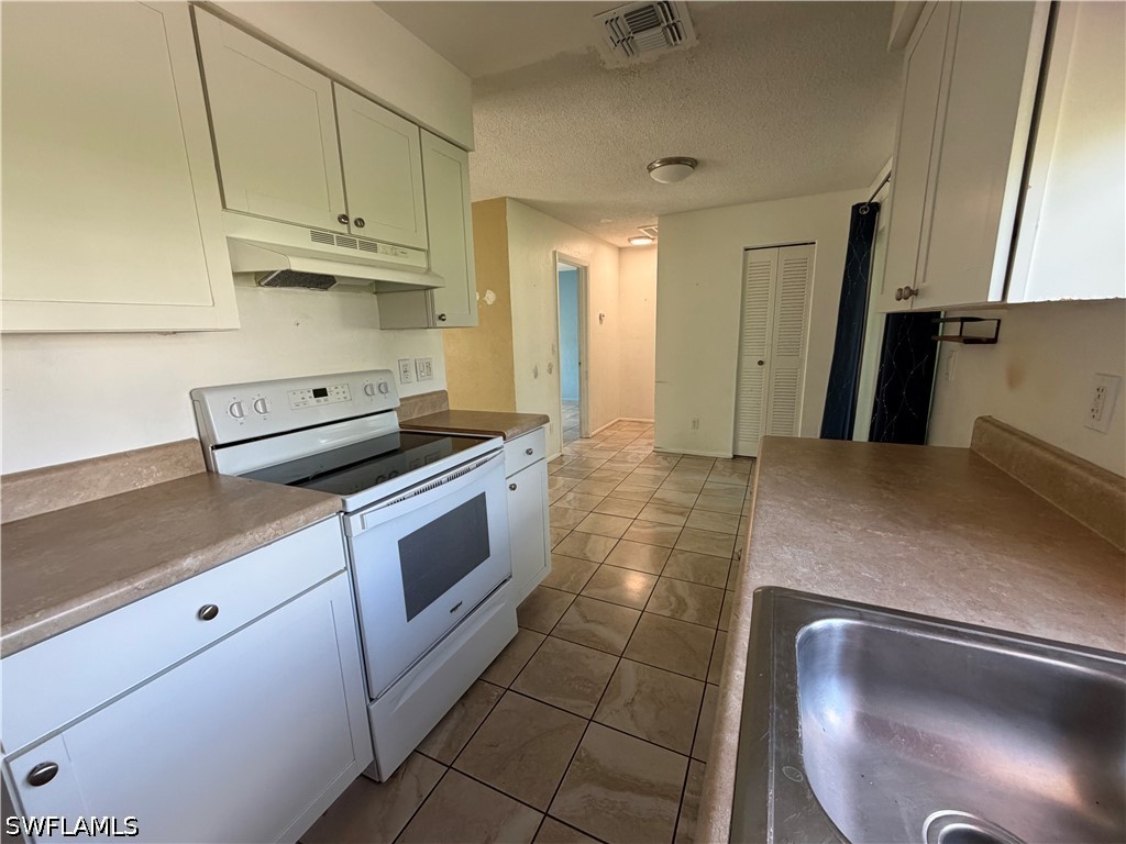 1 Bed SingleFamilyResidence for Sale in Lehigh Acres, photo 9
