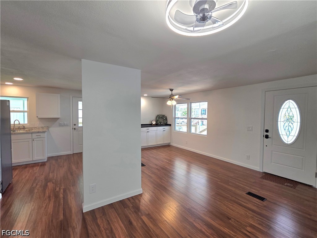 2 Bed ManufacturedHome for Sale in North Fort Myers, photo 9