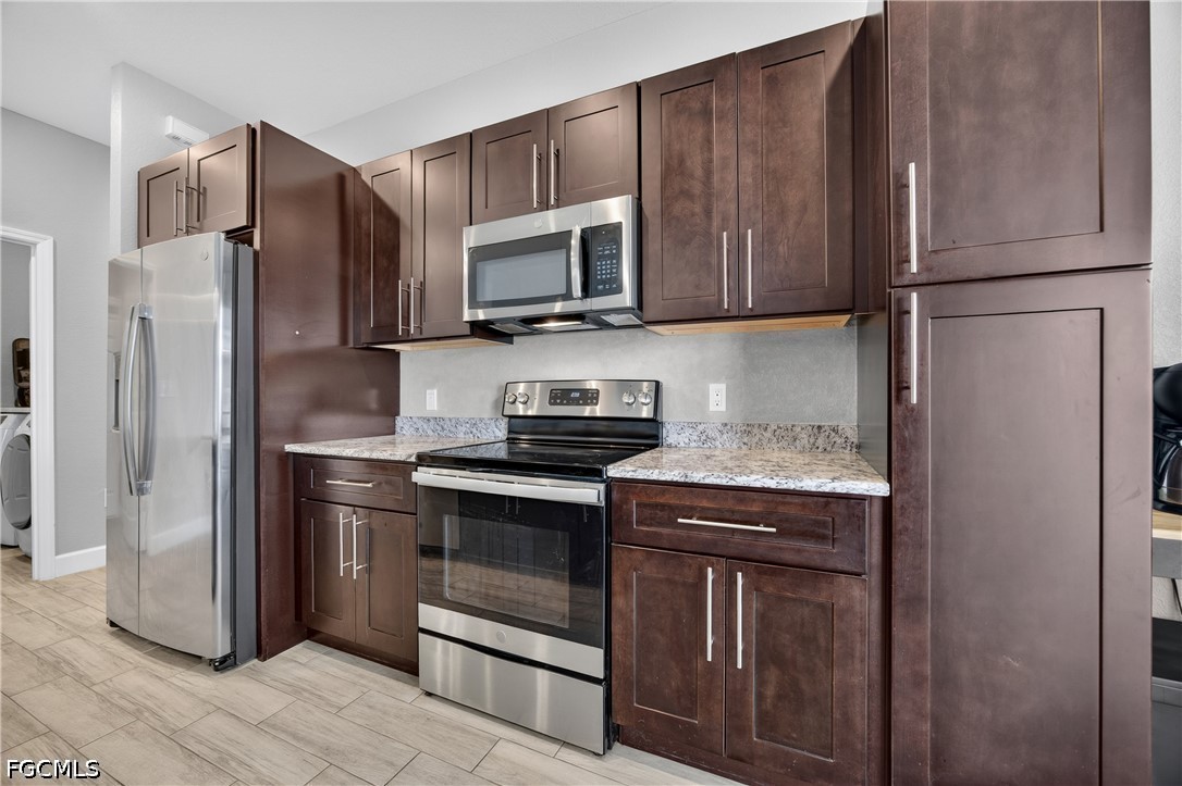 3 Bed Pool Home for Sale in Cape Coral, photo 9