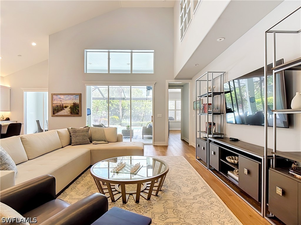 3 Bed Pool Home for Sale in Ventura, photo 9