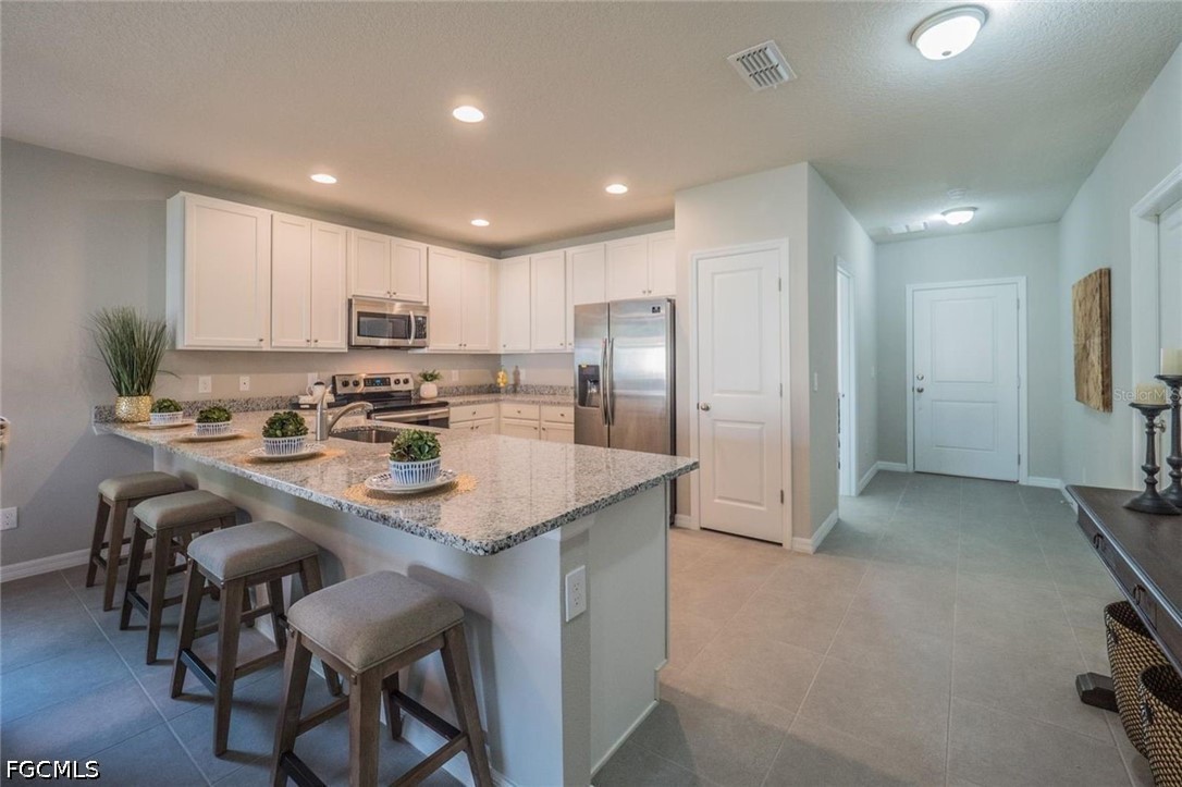 4 Bed SingleFamilyResidence for Sale in Cape Coral, photo 9