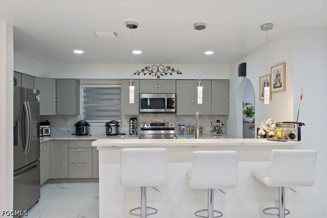 4 Bed SingleFamilyResidence for Sale in Lehigh Acres, photo 9