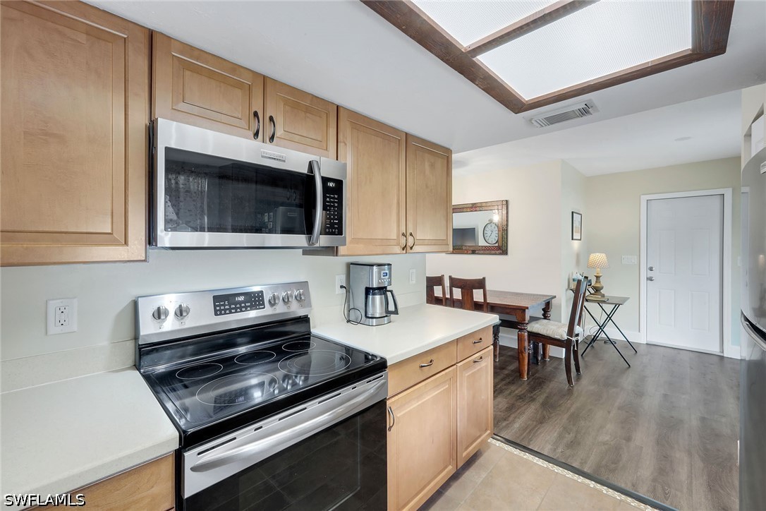 3 Bed SingleFamilyResidence for Sale in Bonita Springs, photo 9