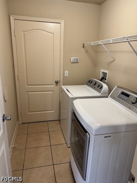 3 Bed SingleFamilyResidence for Sale in Cape Coral, photo 9