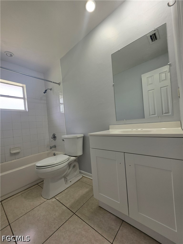 2 Bed SingleFamilyResidence for Sale in Pine Manor, photo 9