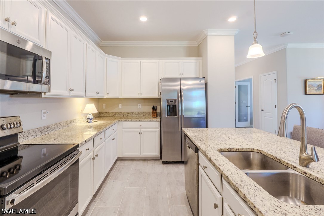 3 Bed SingleFamilyResidence for Sale in Estero, photo 9