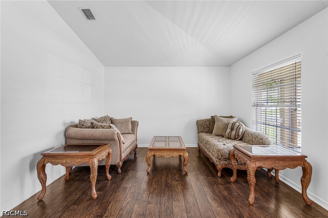 3 Bed SingleFamilyResidence for Sale in Hawk'S Preserve, photo 9