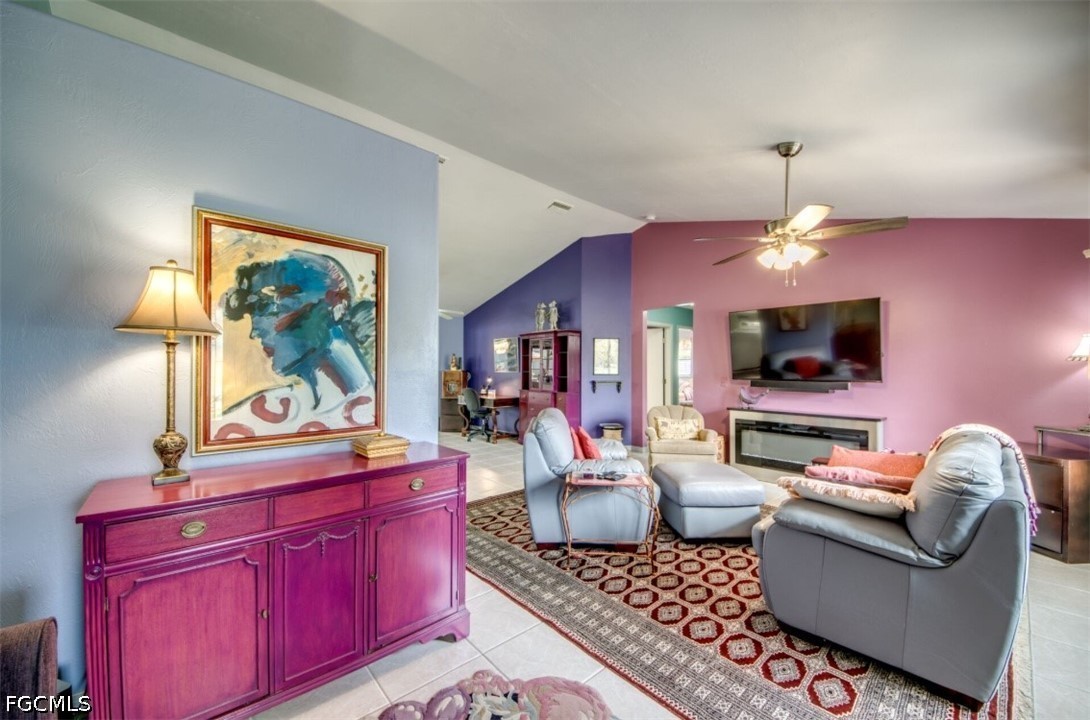3 Bed Pool Home for Sale in Cape Coral, photo 9