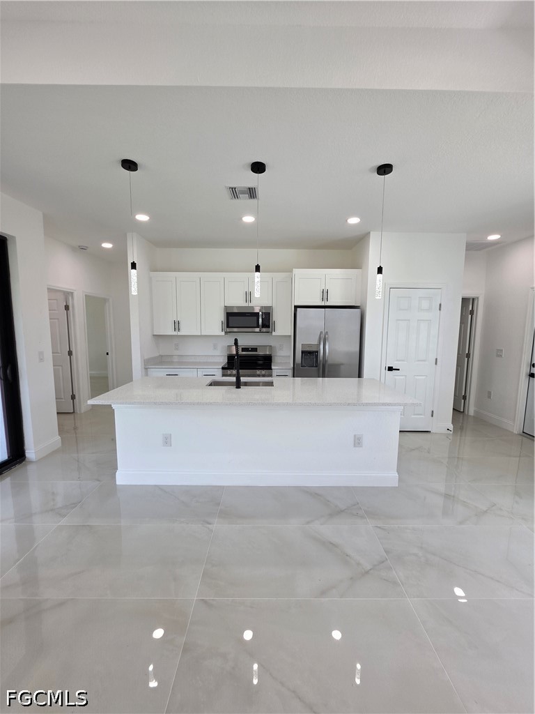 3 Bed SingleFamilyResidence for Sale in Lehigh Acres, photo 9