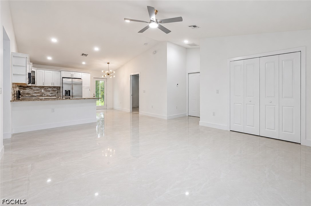 3 Bed SingleFamilyResidence for Sale in Lehigh Acres, photo 9