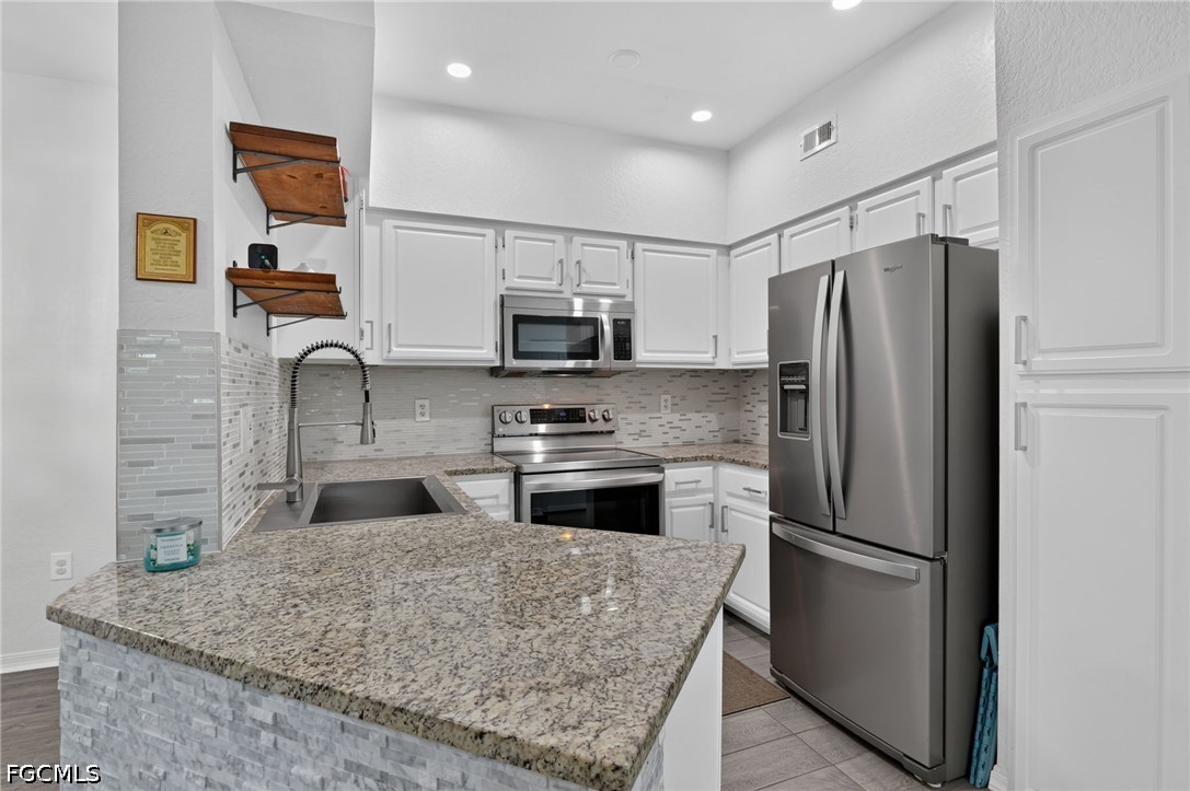 2 Bed Condominium for Sale in Estero, photo 9