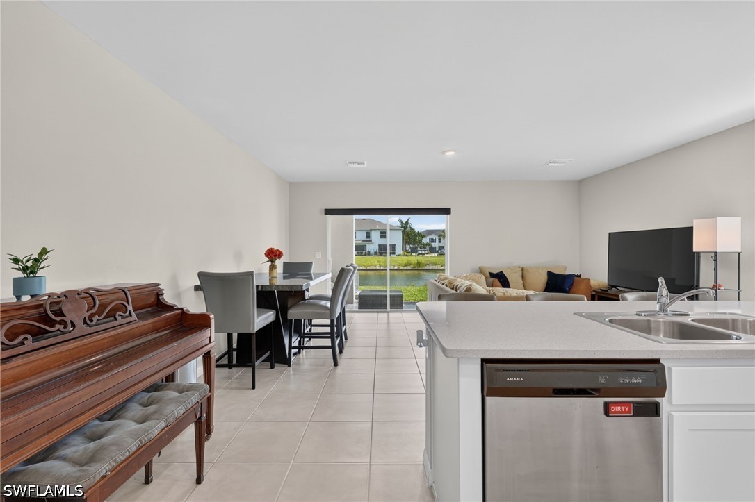 3 Bed Waterfront Home for Sale in Meadowood, photo 9