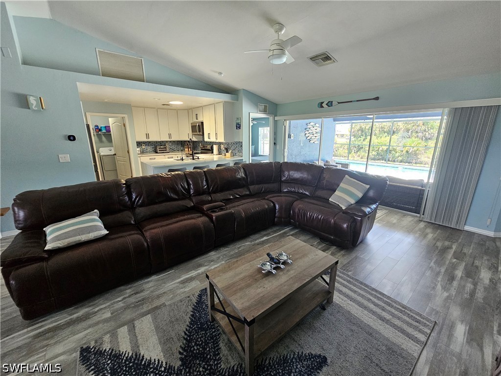 3 Bed Pool Home for Sale in Cape Coral, photo 9