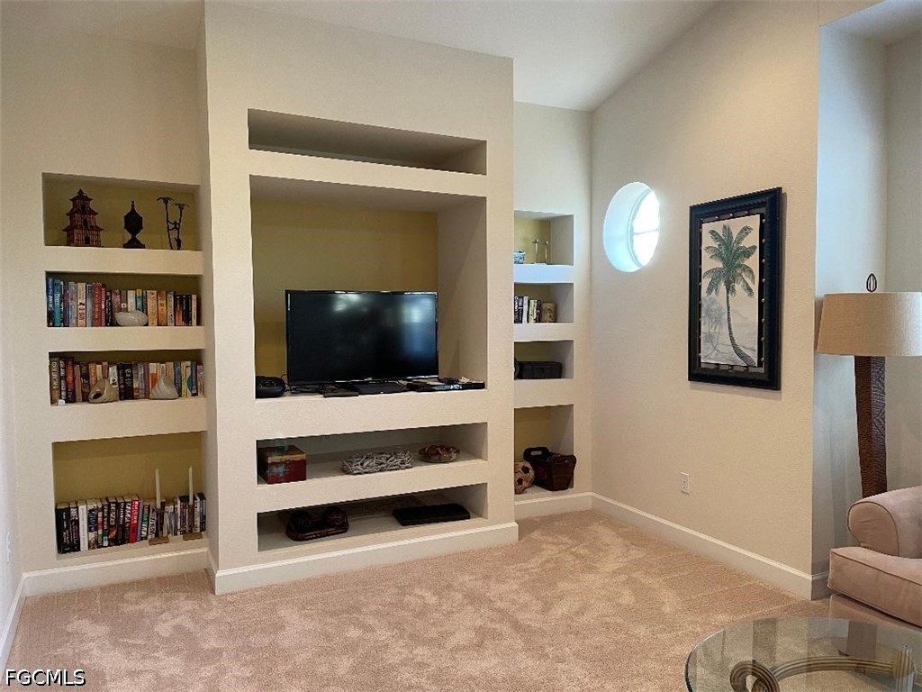 2 Bed Condominium for Sale in Crown Colony, photo 9