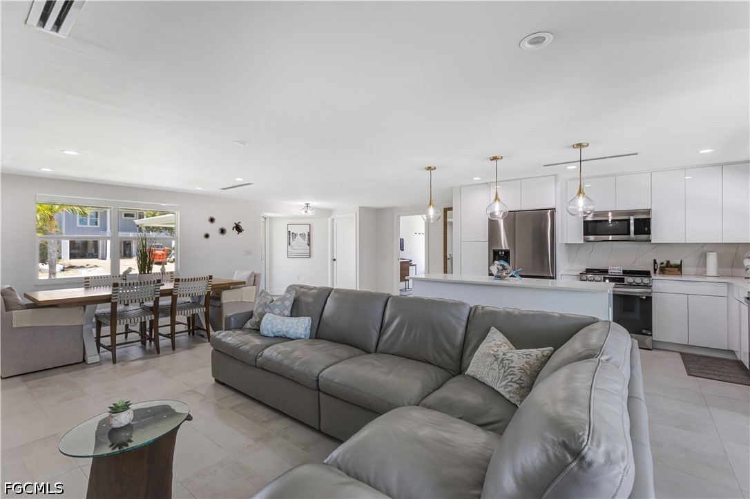 3 Bed Pool Home for Sale in Fort Myers Beach, photo 9