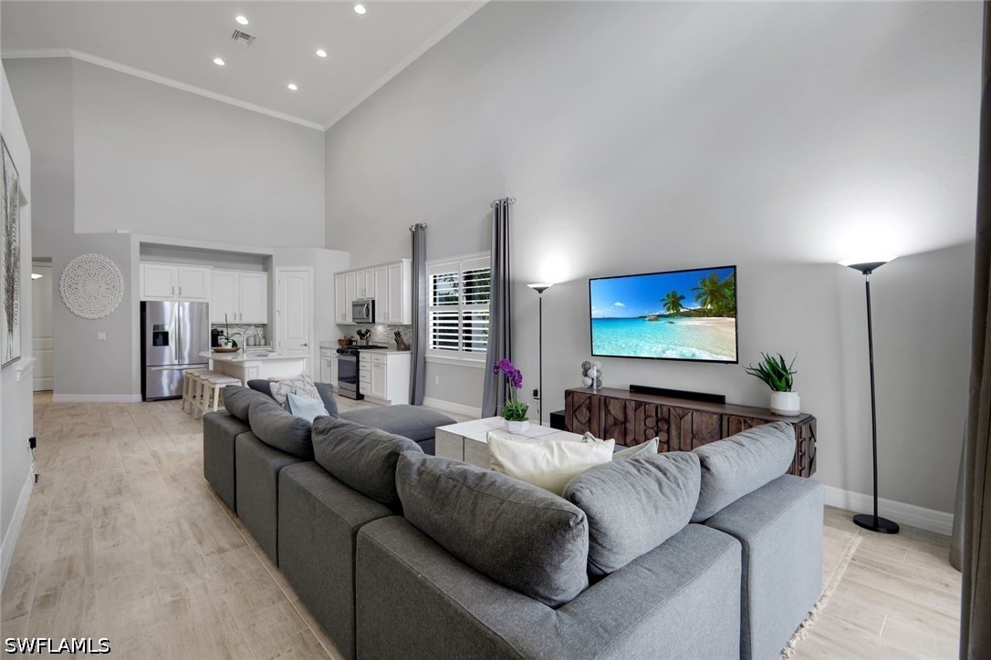 5 Bed Pool Home for Sale in Avery Square, photo 9