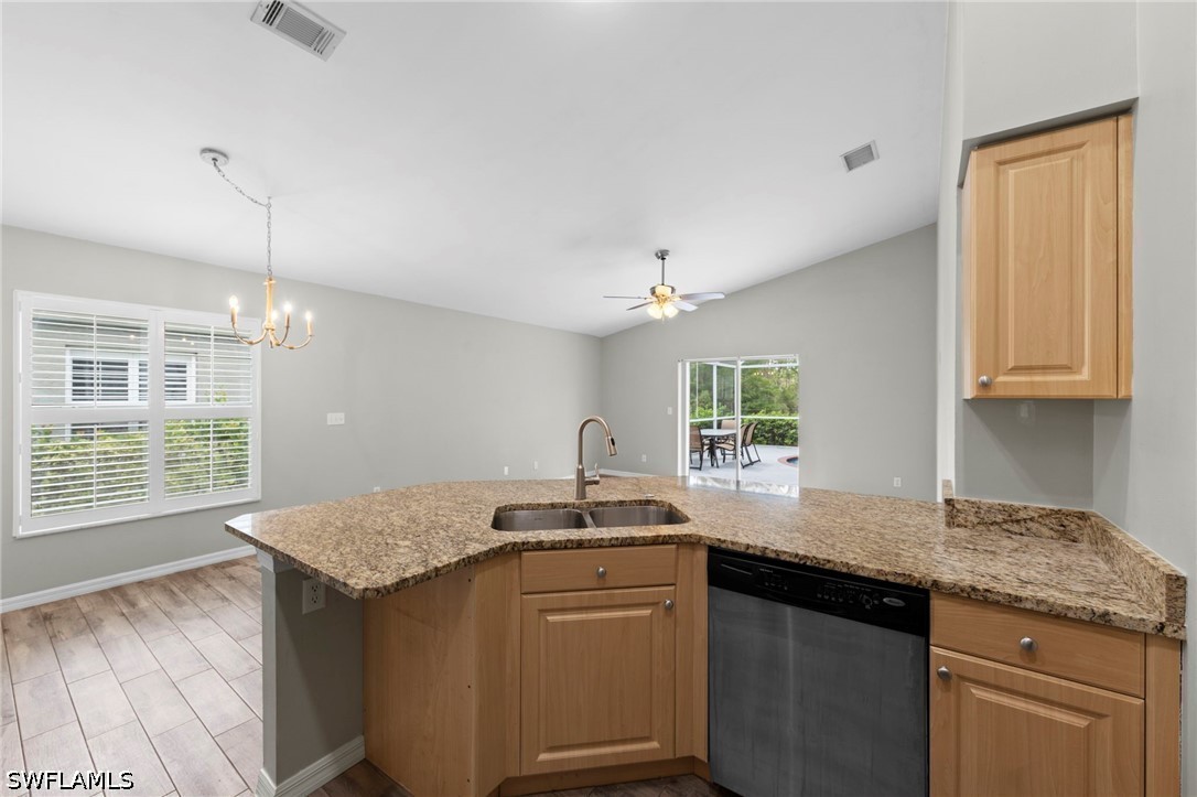 3 Bed Pool Home for Sale in Stoneybrook, photo 9