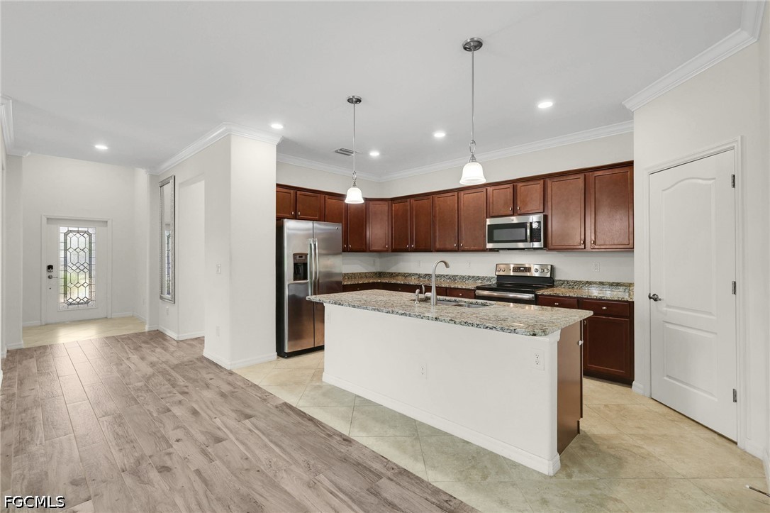 3 Bed Pool Home for Sale in Mirada, photo 9