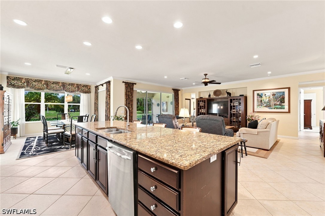 3 Bed Waterfront Home for Sale in Verona Walk, photo 9