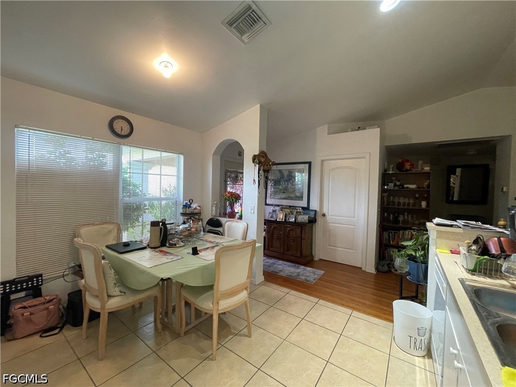 3 Bed SingleFamilyResidence for Sale in Lehigh Acres, photo 9