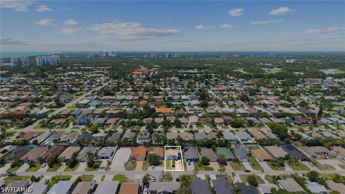 2 Bed SingleFamilyResidence for Sale in Naples, photo 9