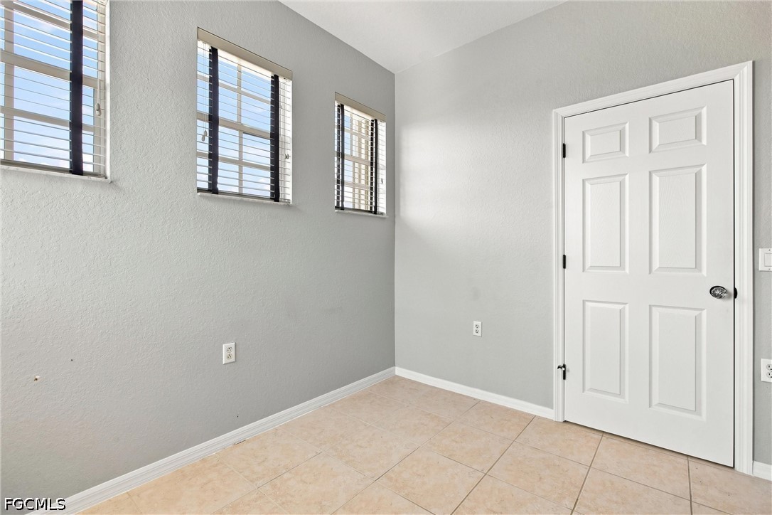2 Bed Condominium for Sale in Calusa Palms, photo 9