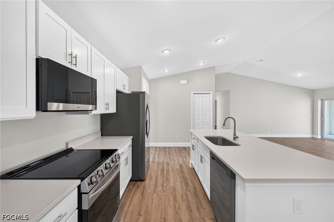 4 Bed SingleFamilyResidence for Sale in Cape Coral, photo 9