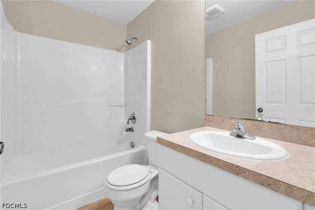 6 Bed Duplex for Sale in Lehigh Acres, photo 9