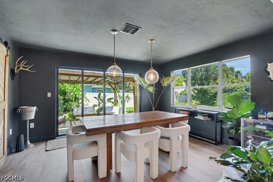 3 Bed SingleFamilyResidence for Sale in Palmlee Park, photo 9