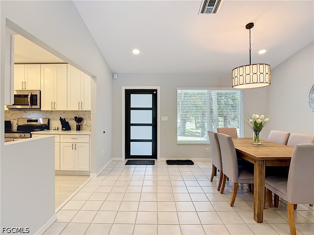 3 Bed Pool Home for Sale in Golden Gate Estates, photo 9