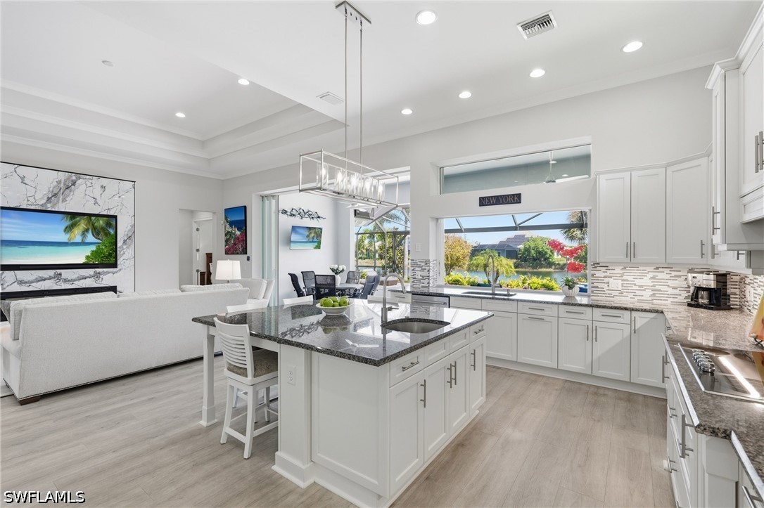 3 Bed Pool Home for Sale in Naples, photo 9