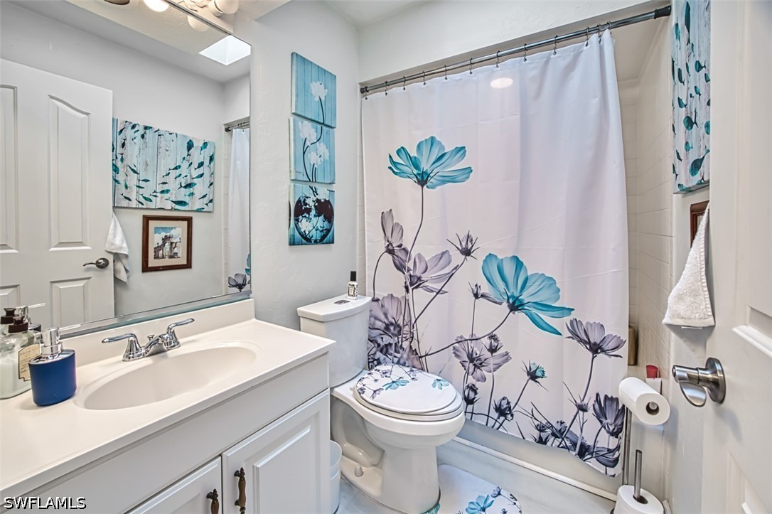 3 Bed SingleFamilyResidence for Sale in Naples, photo 9