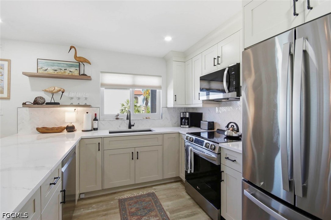 2 Bed Waterfront Home for Sale in Sanibel, photo 9