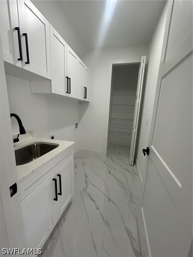 3 Bed SingleFamilyResidence for Sale in Naples, photo 9