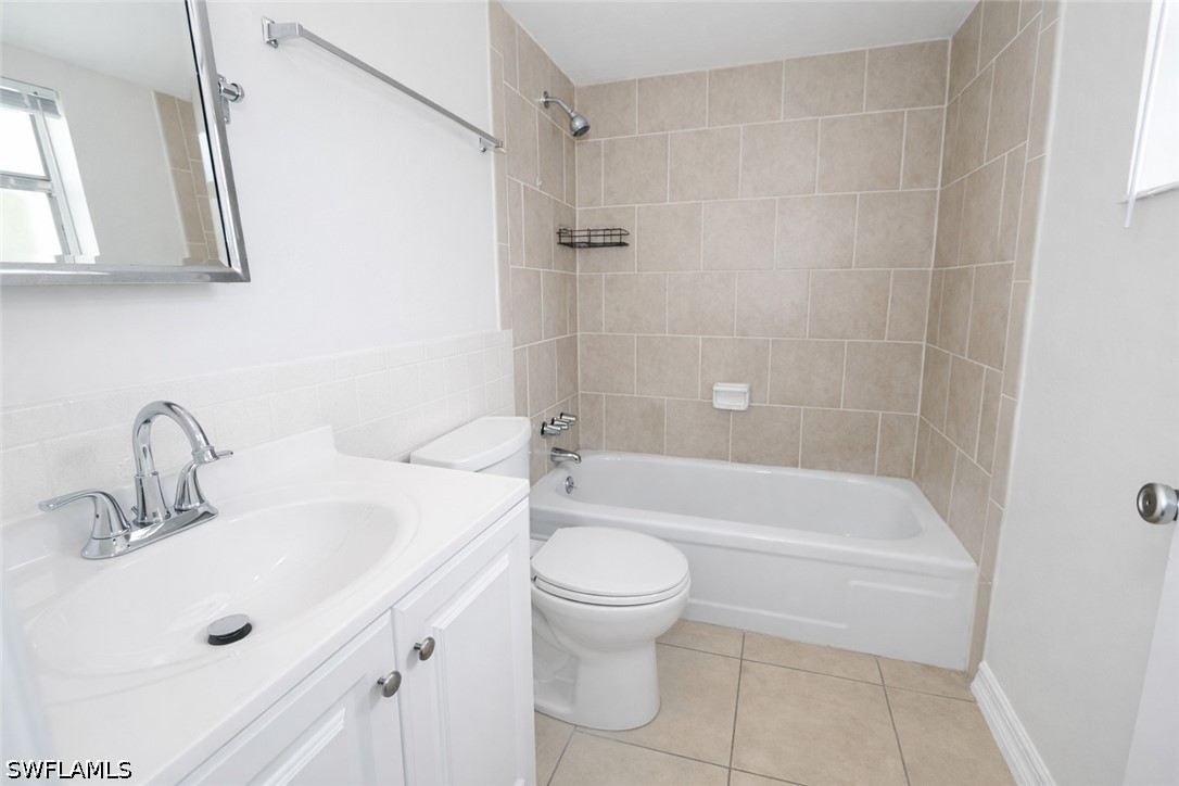 2 Bed Condominium for Sale in Fort Myers, photo 9