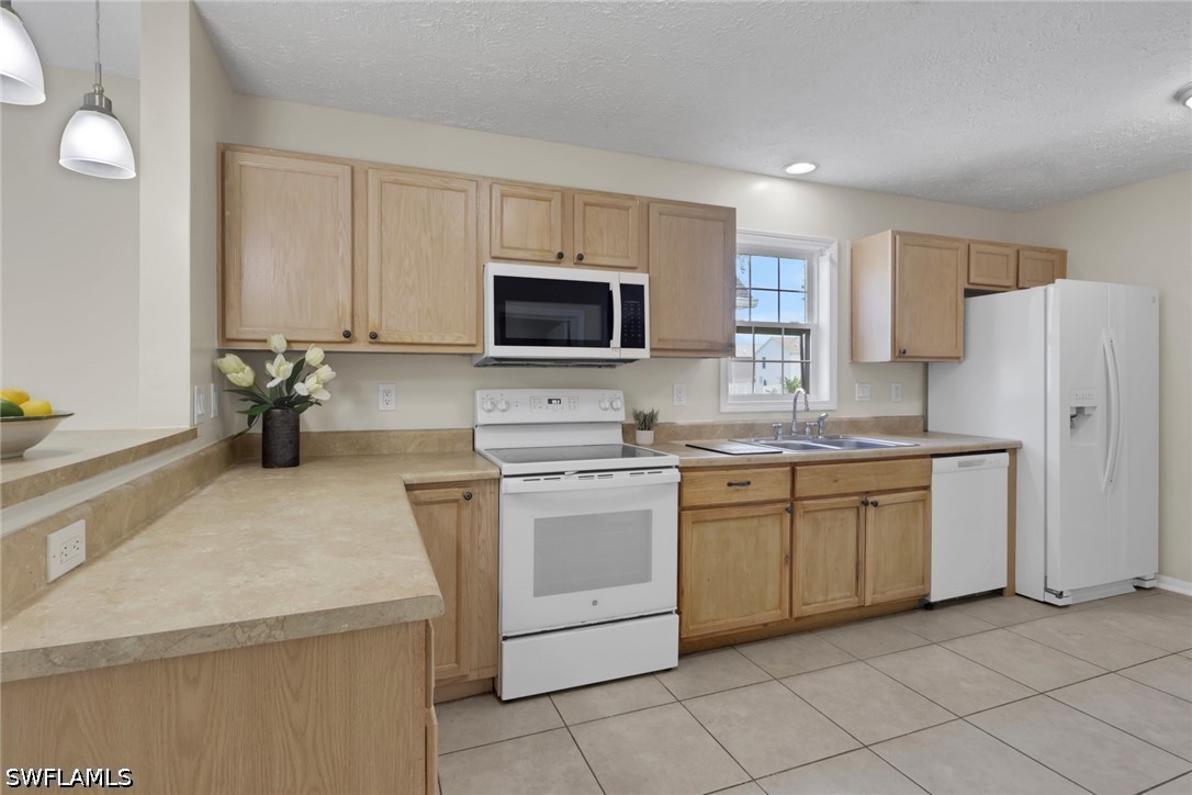 2 Bed Waterfront Home for Sale in Naples, photo 9