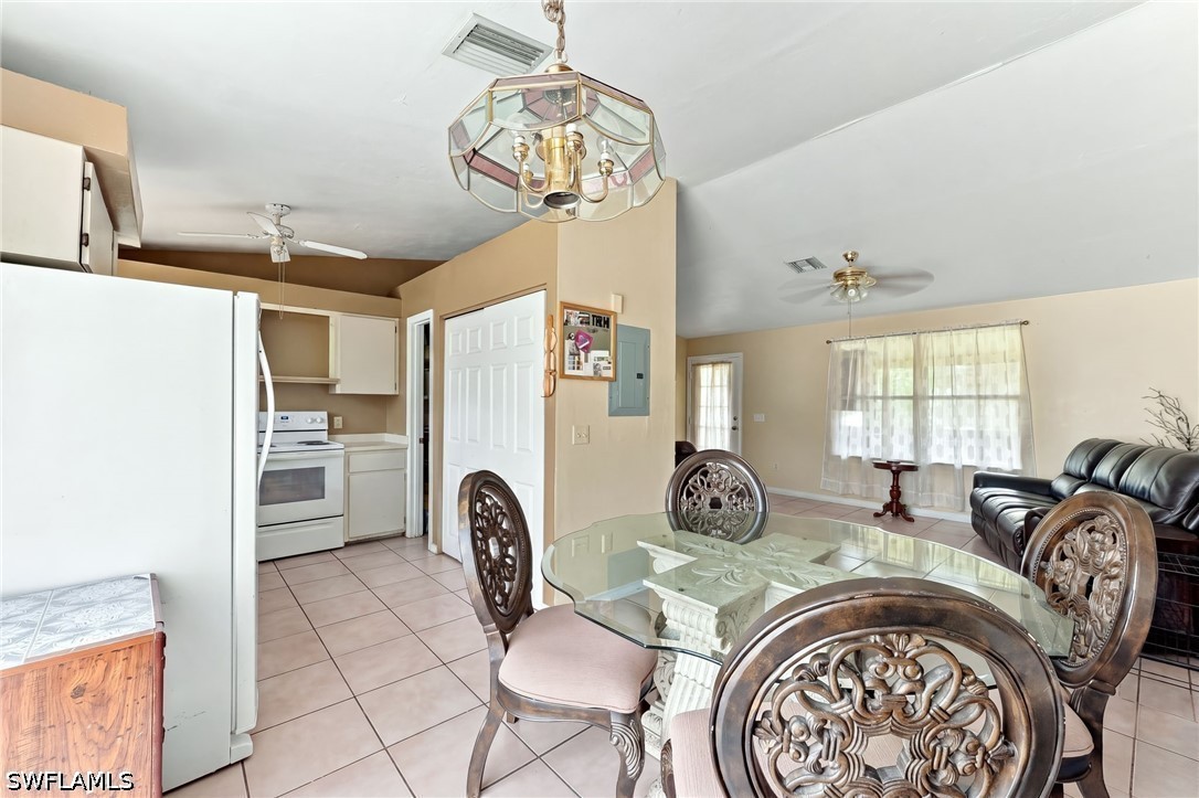 3 Bed SingleFamilyResidence for Sale in Naples, photo 9