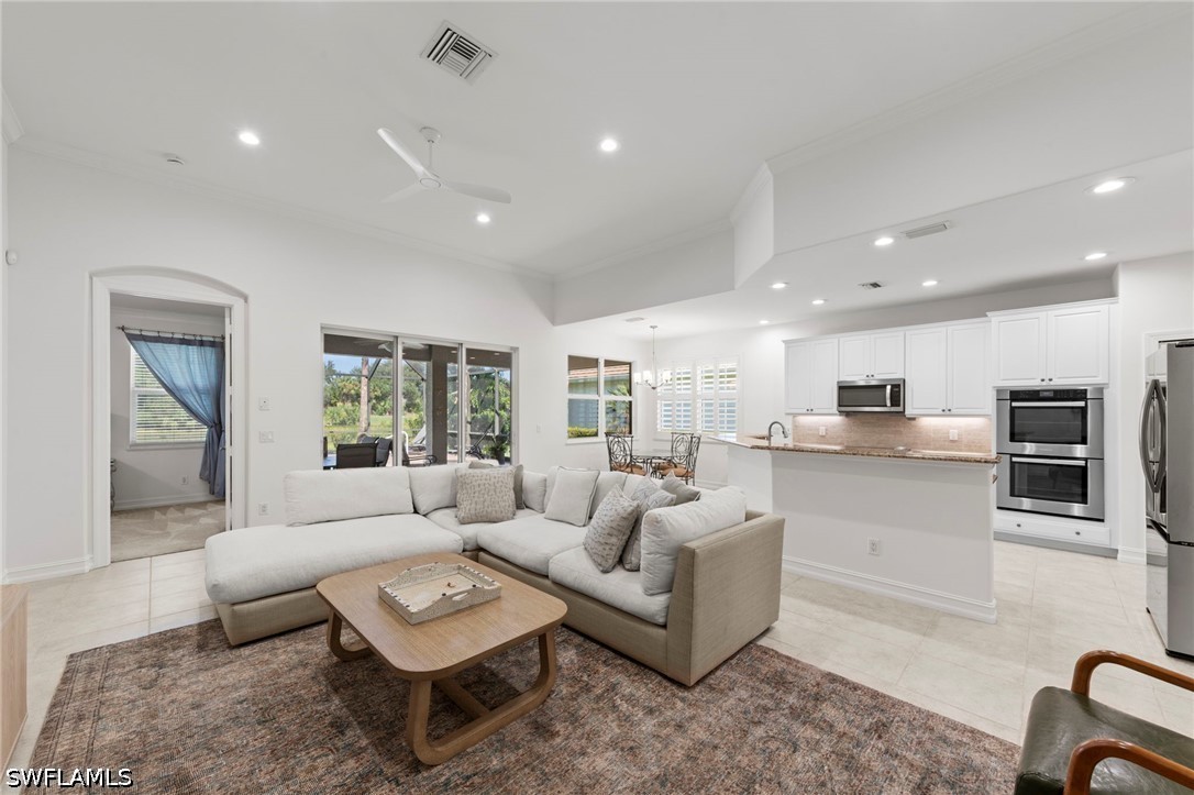 3 Bed Pool Home for Sale in Villa Capri, photo 9