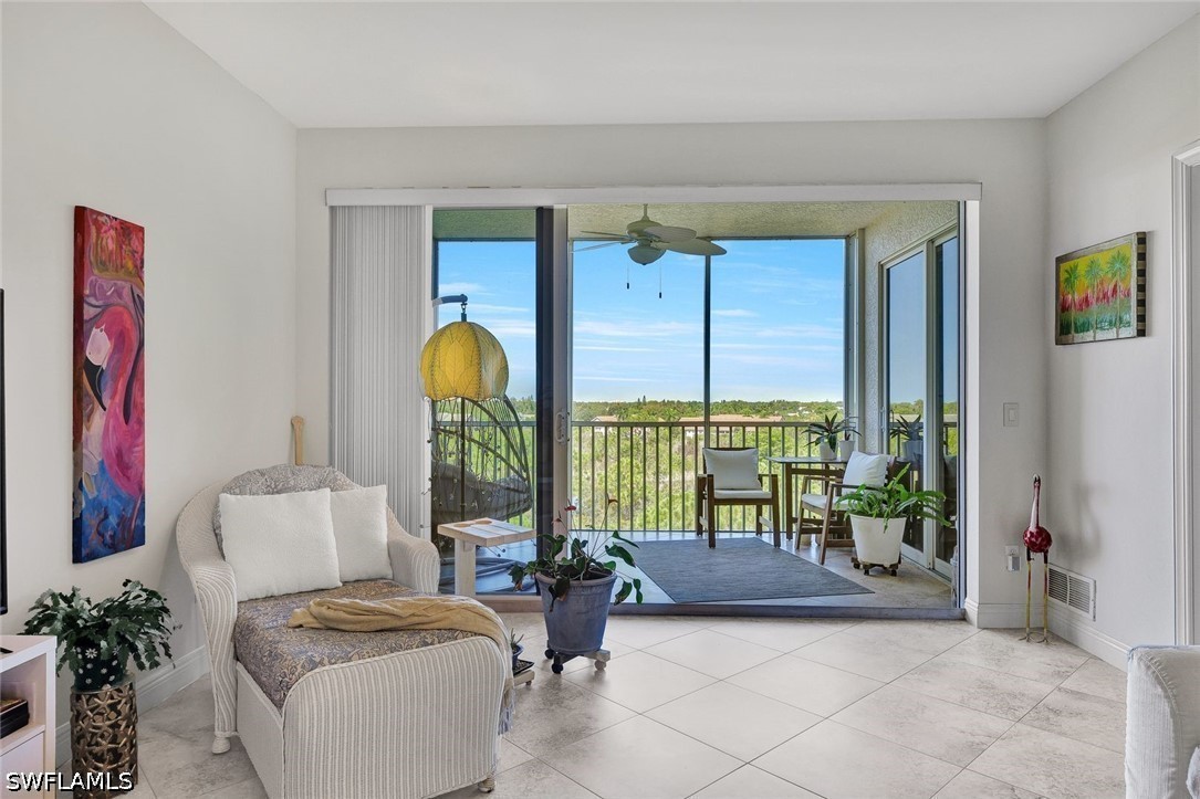 3 Bed Waterfront Home for Sale in The Carlysle, photo 9