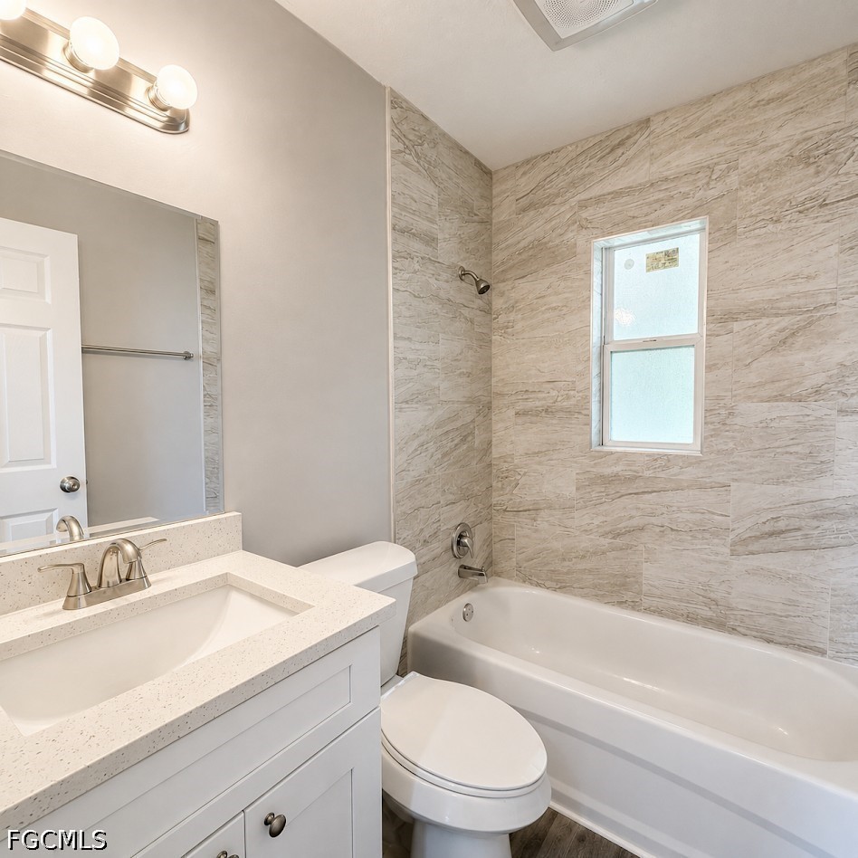 2 Bed Triplex for Sale in Cape Coral, photo 9
